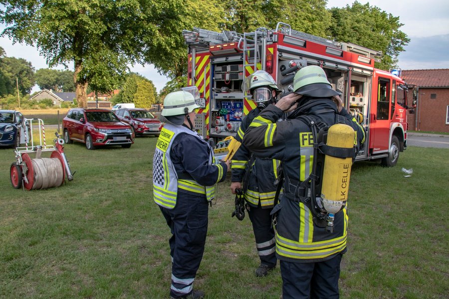 Atemschutzgeräteträger melden sich in der Überwachung an