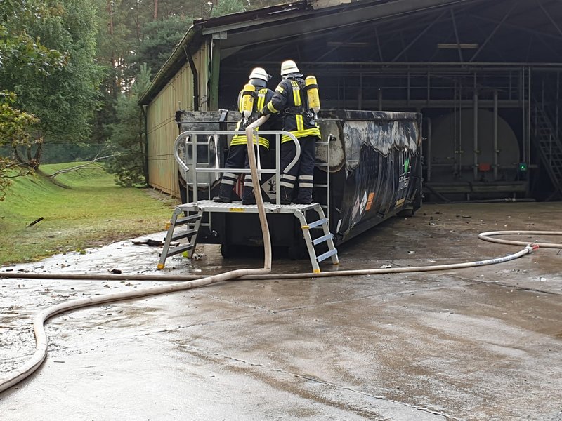 Container mit Brandgut