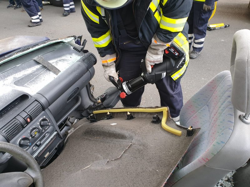 Testen der hydraulischen Schere