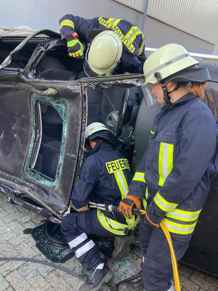 PKW Dach wird entfernt