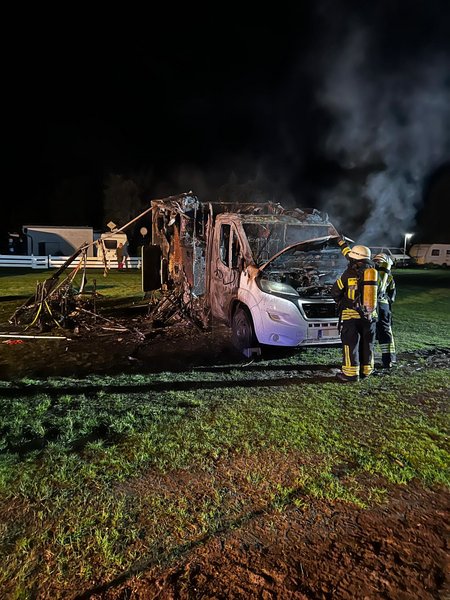 ausgebranntes Fahrzeug