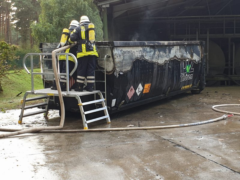 Container mit Brandgut
