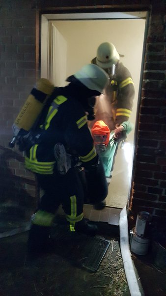 Trupp rettet Bewohner, Bild 1