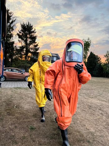 Trupp im CSA-Anzug